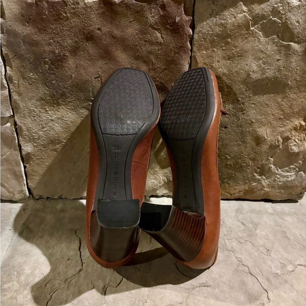 NWOT Leather Bandolino Heels - Picture 4 of 4